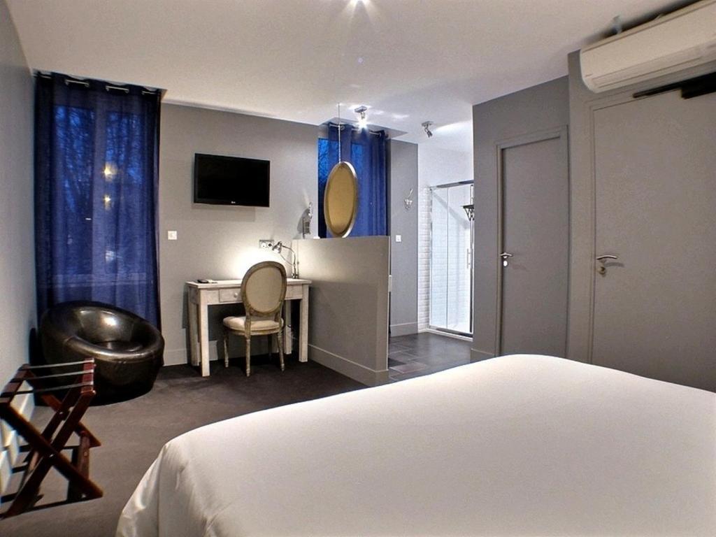 Hotel 19'Cent Ле-Крёзо Номер фото