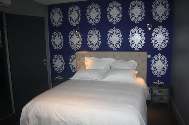 Hotel 19'Cent Ле-Крёзо Номер фото